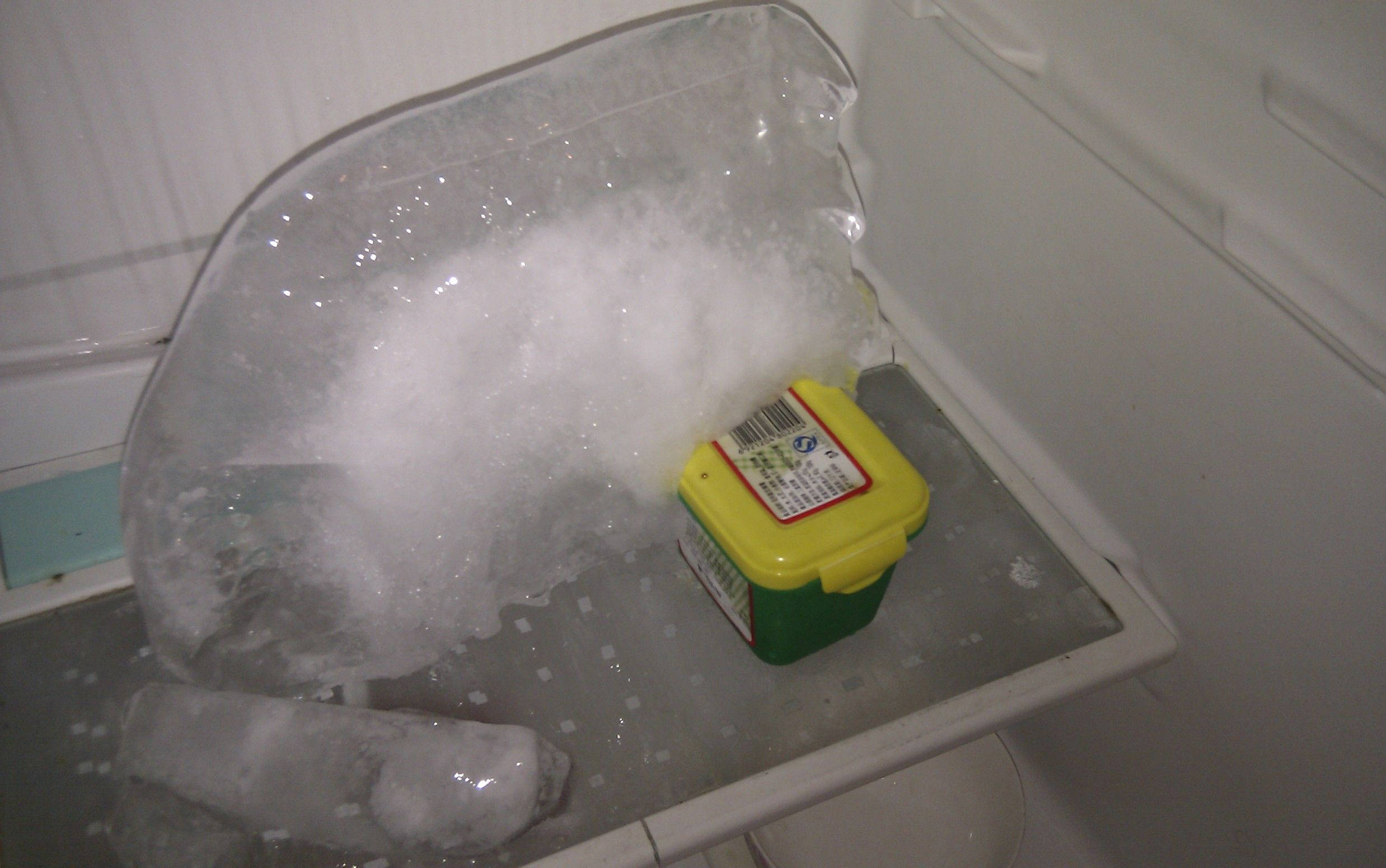 冰柜玻璃盖结冰怎么办