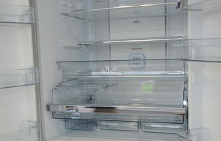 一．冰柜玻璃盖结冰怎么办？