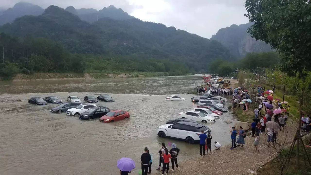 车被水淹淹到什么位置(车淹到什么位置才算水淹车)