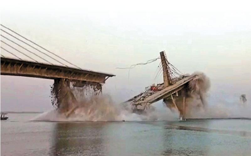 ﻿印恒河大橋坍塌 16億巨資化泡影