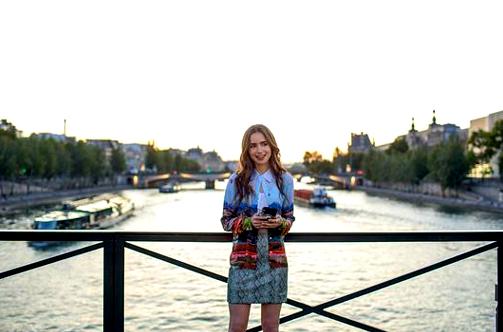艾米丽在巴黎 第一季剧照3